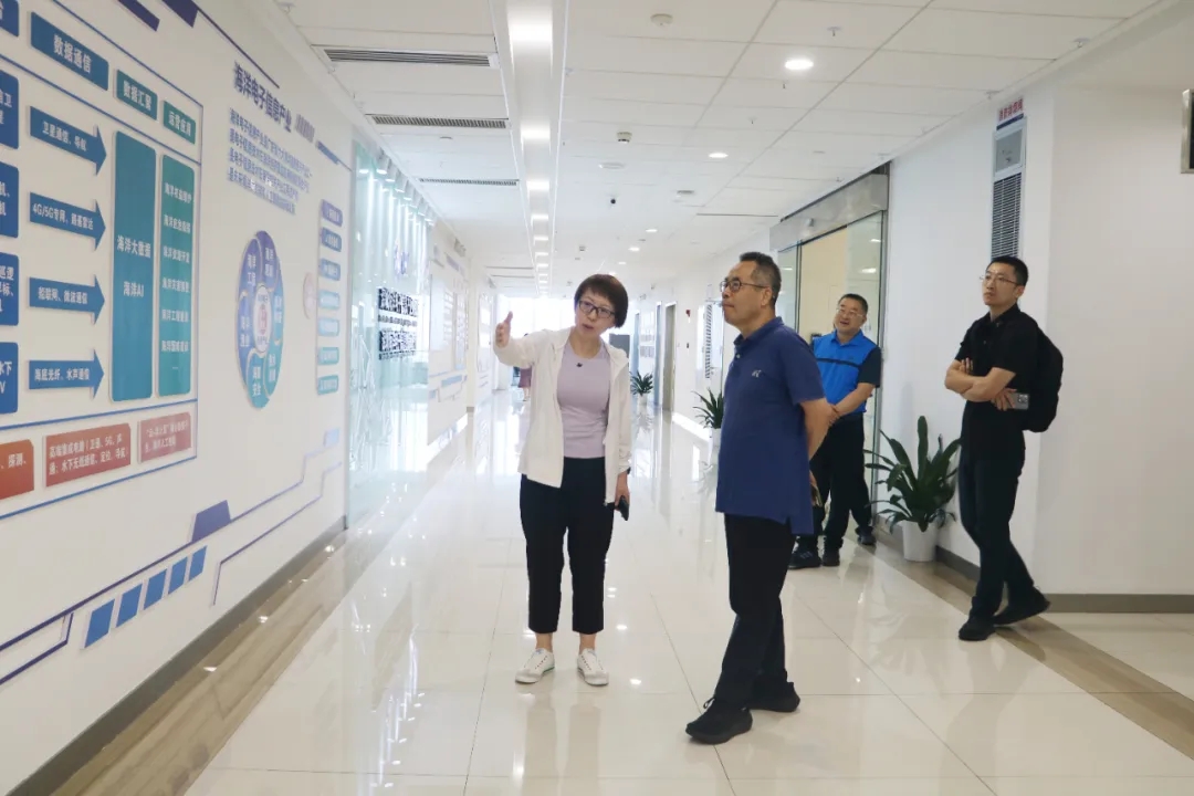 熱烈歡迎原山(shān)東海洋與漁業廳副廳長姜清春莅臨智慧海洋&産業研究院指導工作(zuò)(圖1) 熱烈歡迎原山(shān)東海洋與漁業廳副廳長姜清春莅臨智慧海洋&産業研究院指導工作(zuò)(圖1)