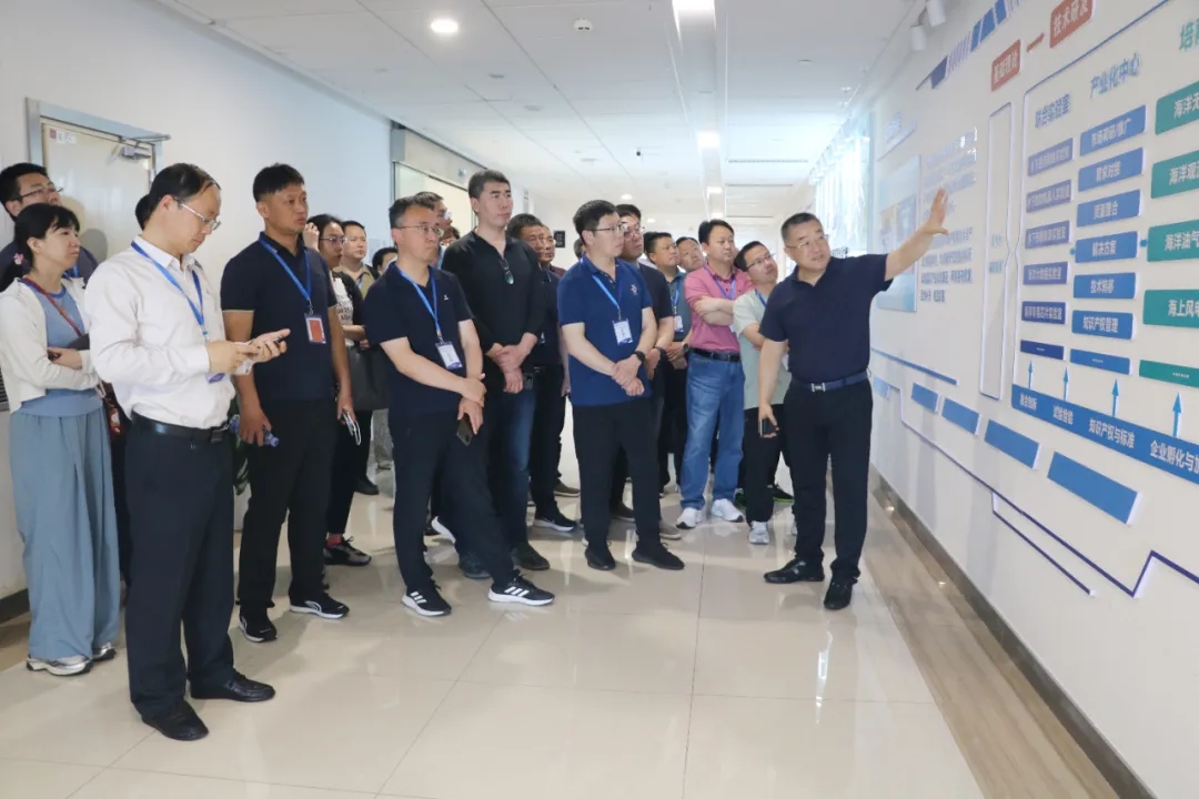 青島西海岸新區(qū)“十五五”規劃編制(zhì)專題培訓班學員莅臨參觀(圖1)